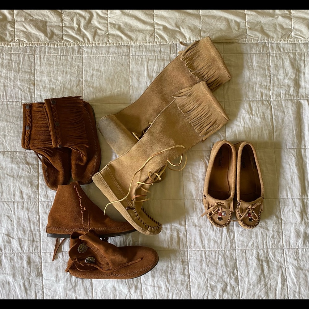 Minnetonka moccasins. Lot of 4 pair all size 7